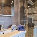 1 Bedroom Lovely In アパート